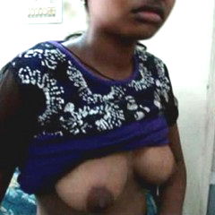 Desi girl showing boobs