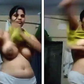 Sexy Indian Girl Showing Her Boobs To Bf